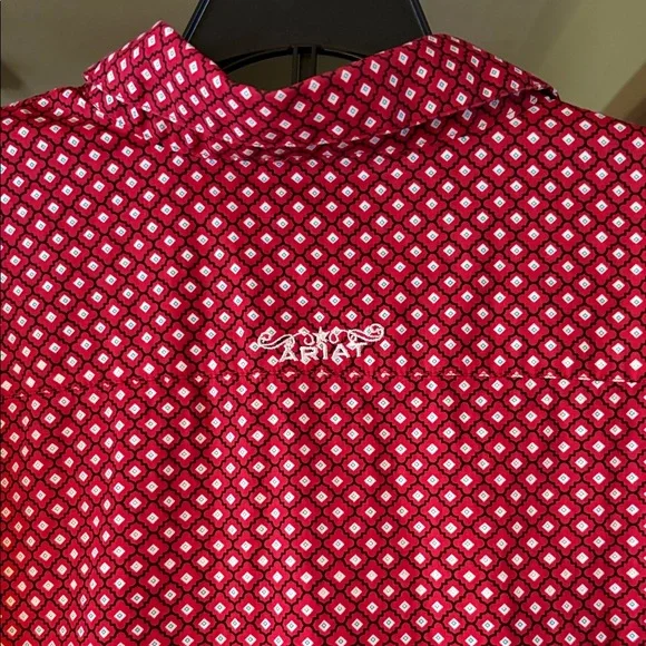 Ariat Women’s Red and White Patterned Shirt - Picture 10 of 11